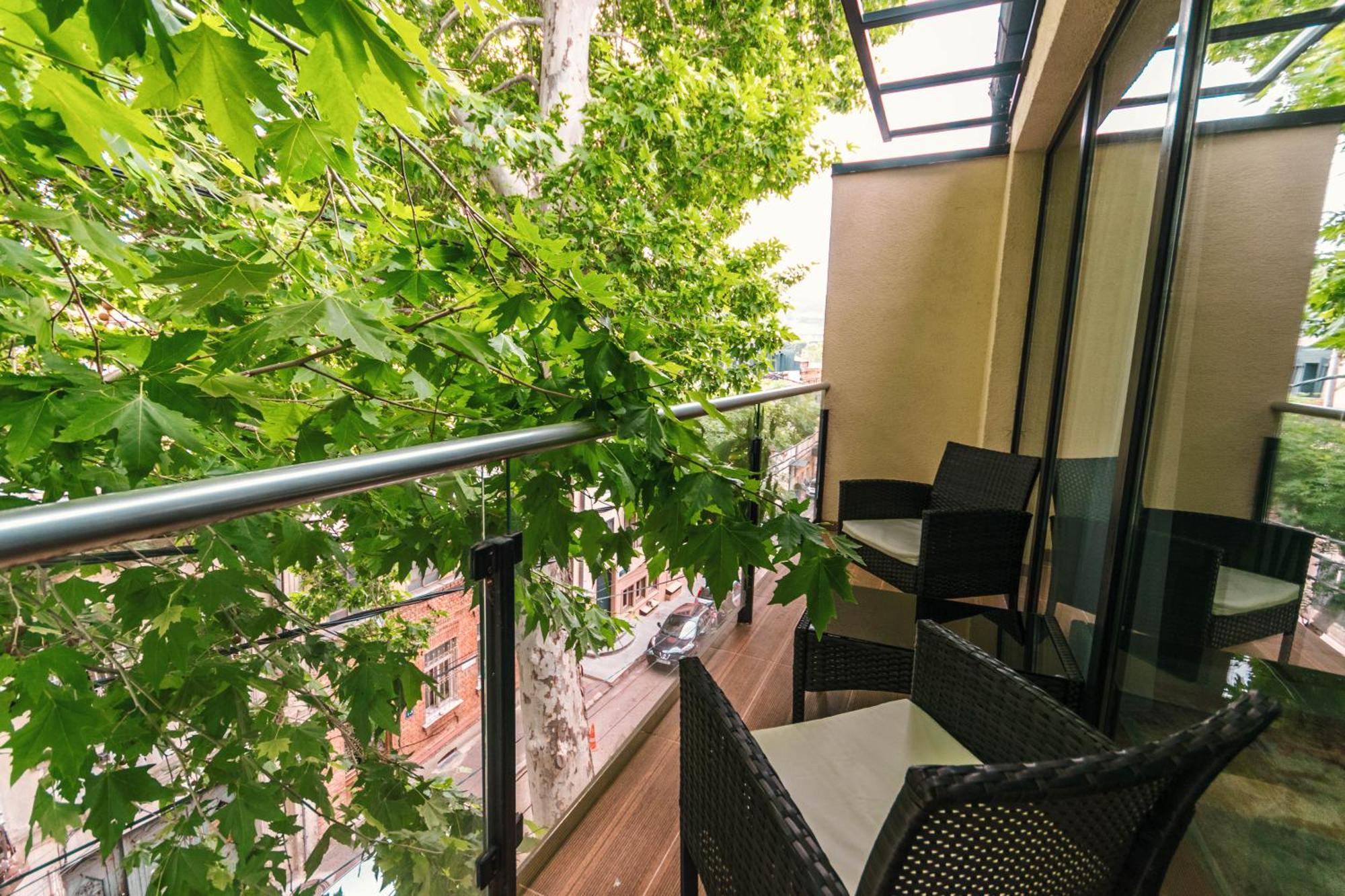 Hotel Adora Tbilisi Bagian luar foto