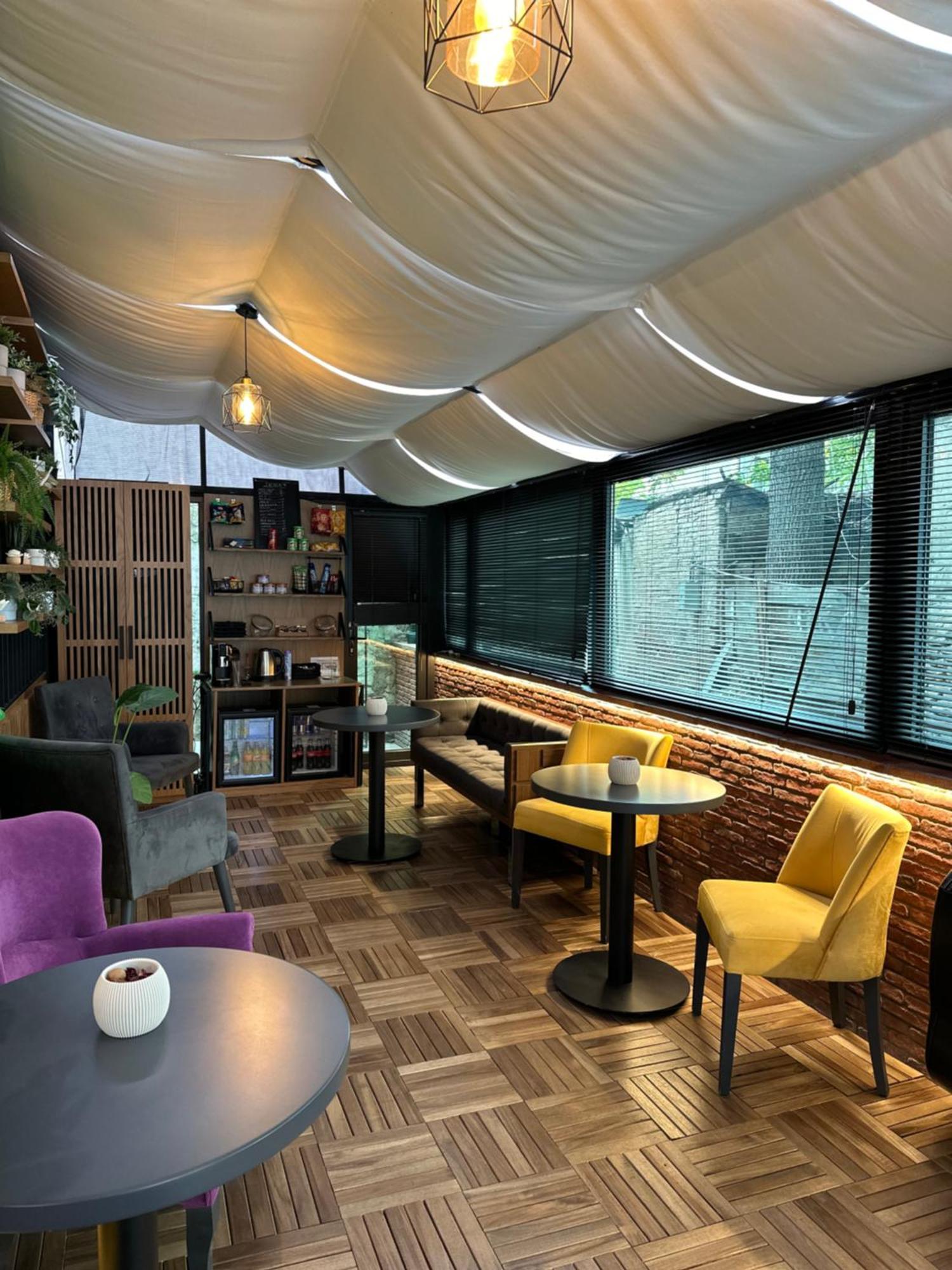 Hotel Adora Tbilisi Bagian luar foto