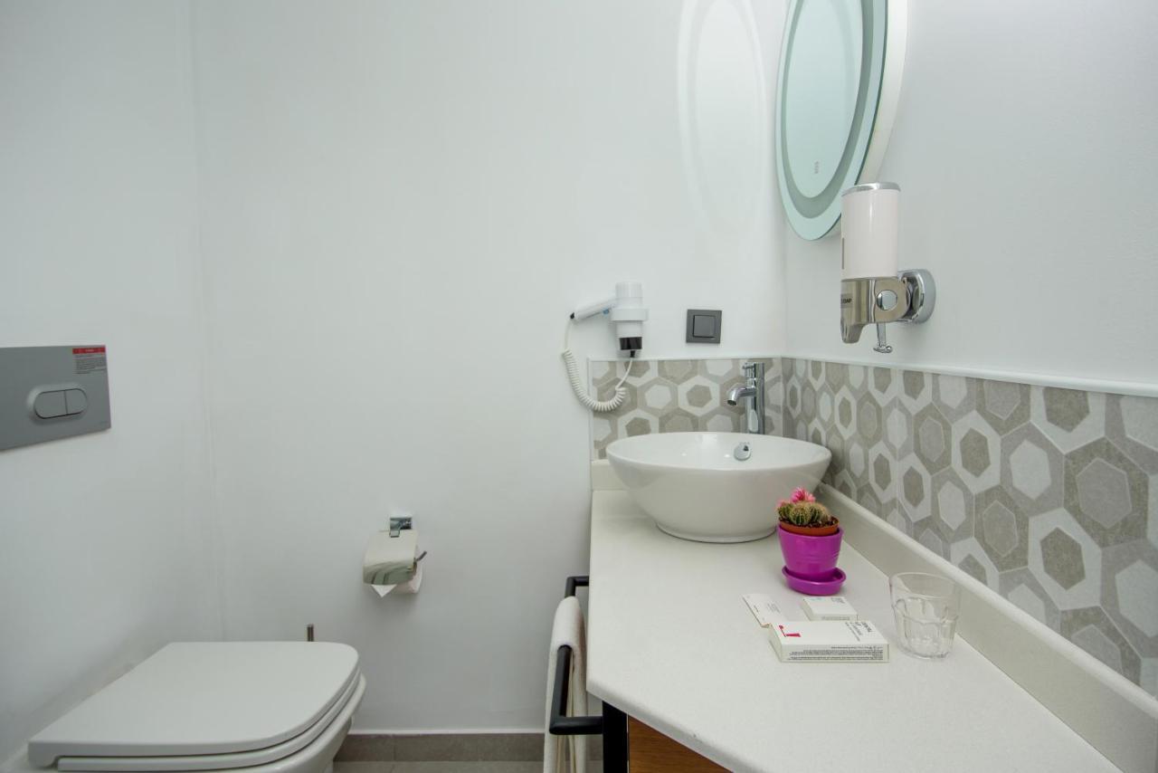 Hotel Adora Tbilisi Bagian luar foto
