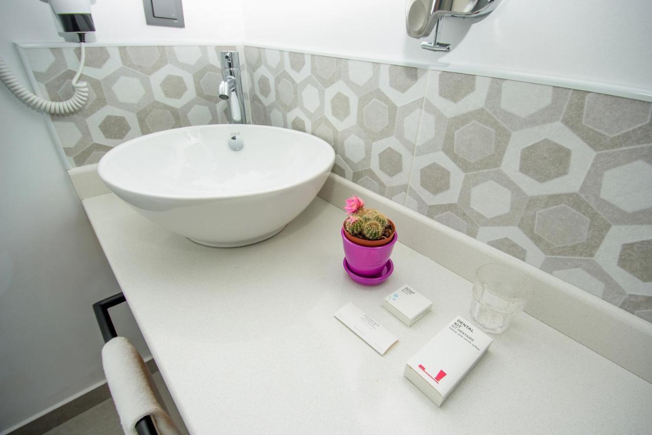 Hotel Adora Tbilisi Bagian luar foto